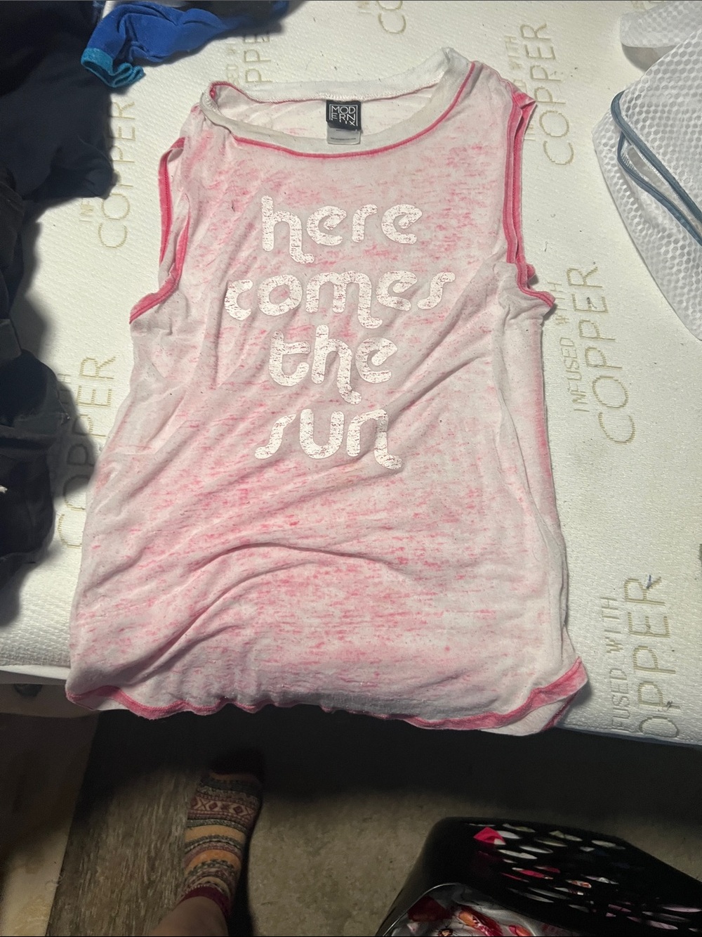 Modern Lux Pink Heather Tank Top with White Here Comes The Sun' Graphic